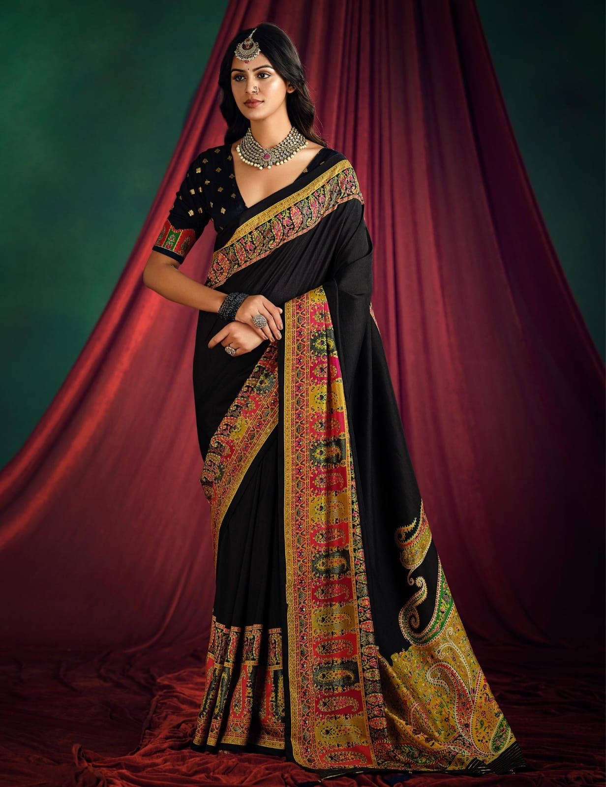 Navata Black